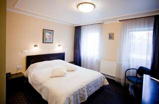 Отель Hotel Parc Tecuci Tecuci Двухместный номер с 1 кроватью или 2 отдельными кроватями-1